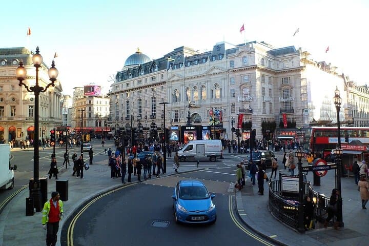 Half Day London Panoramic Tour with entry to Tower of London
