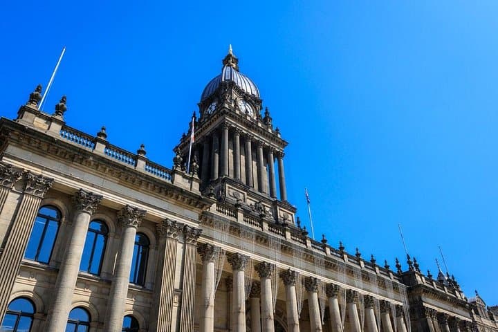 Leeds Exploration Through Time and Art - Private Tour