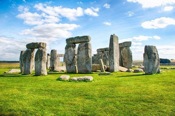 Stonehenge and The Stone Circles of Avebury Day Trip from London