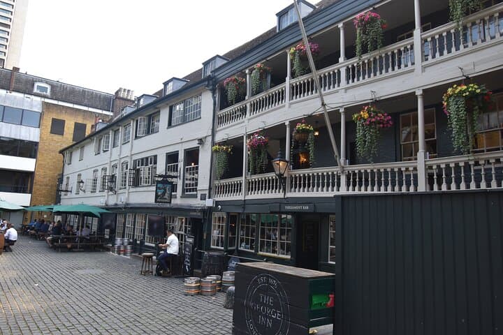 Private Food & Drink Walking Tour of London Bridge and Borough