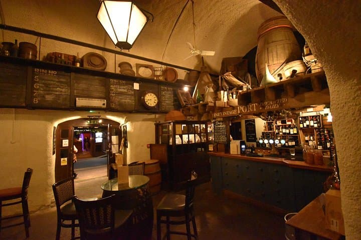 London: Private Historic Pubs Of London Bridge Walking Tour