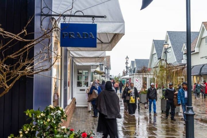 Bicester Village from London to London-Private Luxury Transport