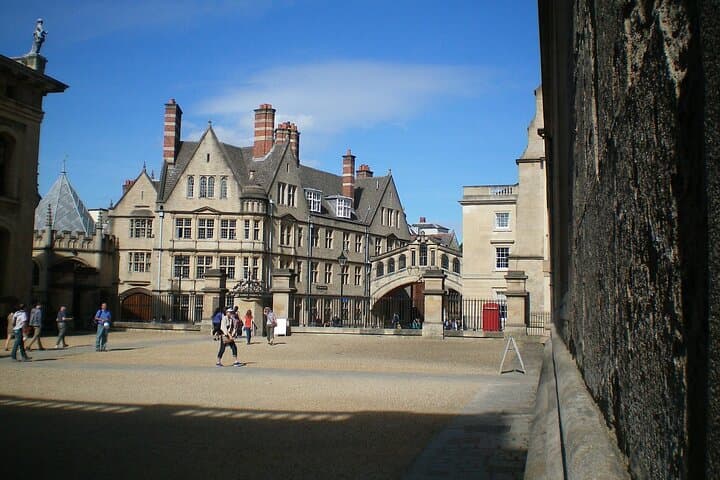 All Inclusive Full Day Private Tour in Oxford and Cotswold