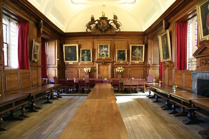 All Inclusive Full Day Private Tour in Oxford and Cotswold