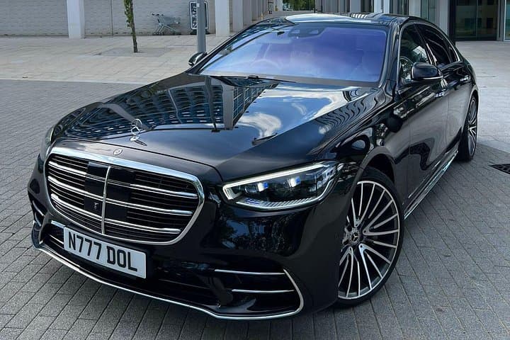Private Heathrow Airport transfer to or from your London Hotel