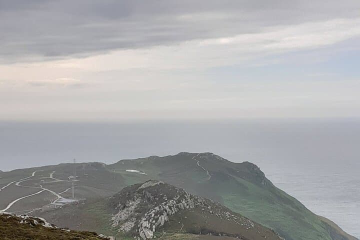 Private Mountain Hike Tour in Wild West Wales and South Stack