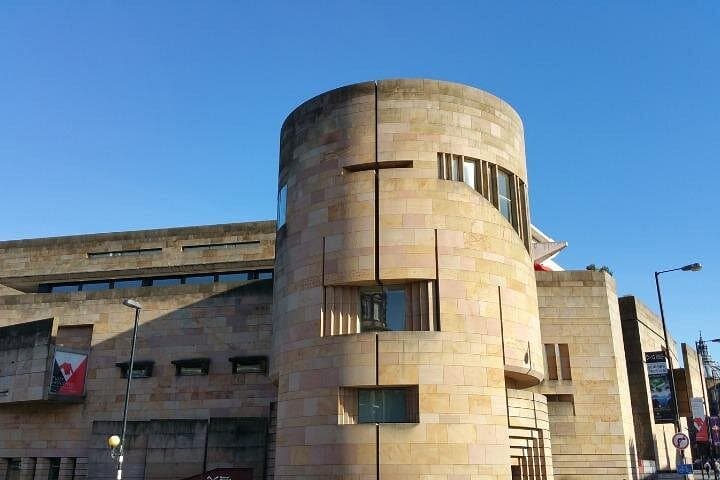 Edinburgh Old Town Walking Tour with an App