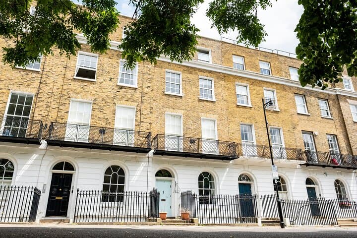 Explore Over 30 Prime London Locations with a Handy App