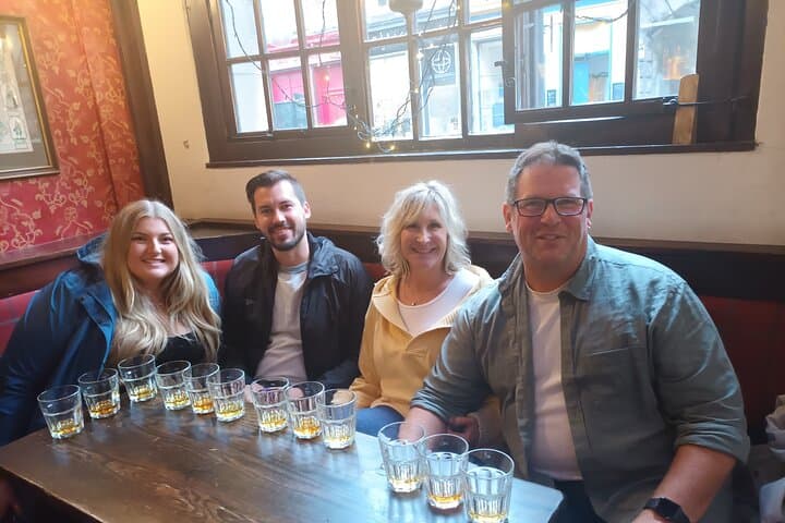 Private Edinburgh Walk and Whisky Tour