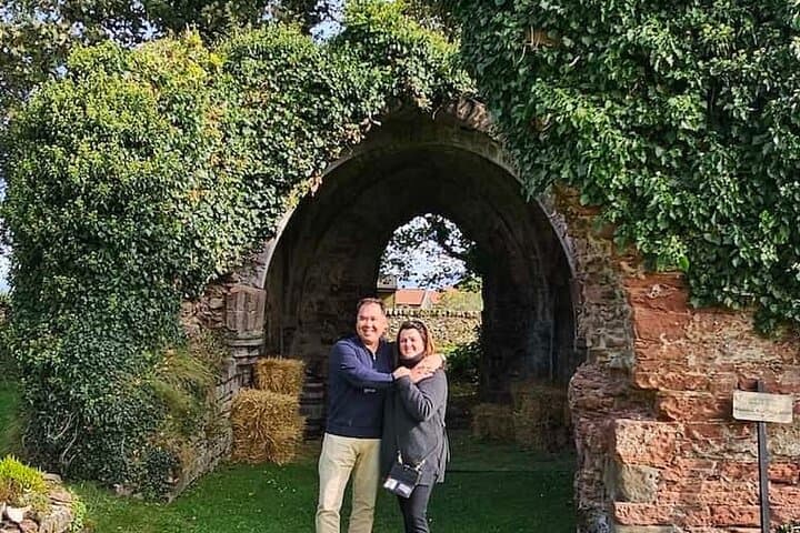 Edinburgh: Lindores Distillery & Falkland Palace Private Day Tour