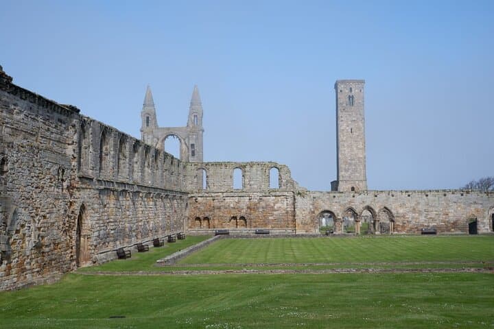 Private Cultural Walking Tour in St. Andrews Heritage Sites