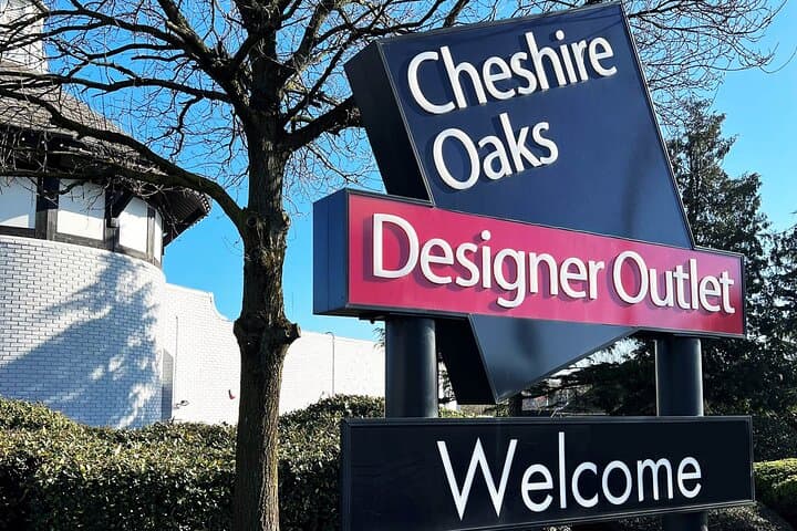 Private Shopping Tour from Liverpool hotels to Outlet Cheshire