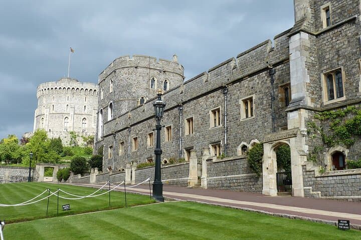 Royal Windsor Castle Private Tour with Fast Track Pass