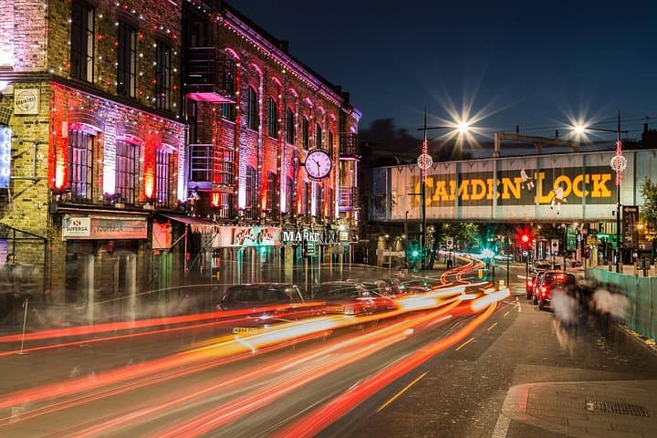 Camden’s Yuletide Stroll Private Tour: Lights, Markets & Magic