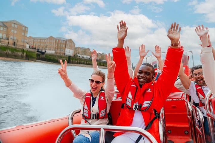 Fly across the Thames at 35mph on a Thames Rockets London speedboat