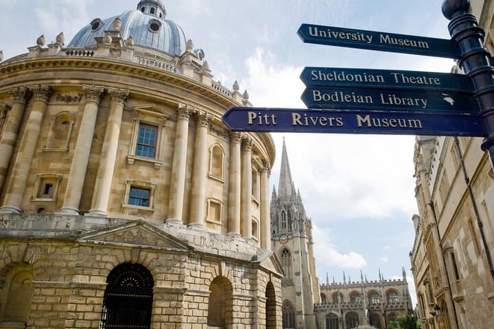 Private Family Walking Tour in Oxford: Historic Landmarks