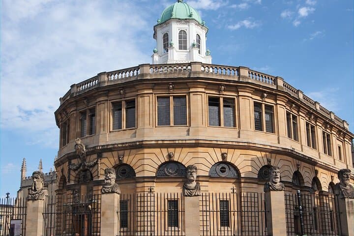 Private Architectural Walking Tour in Oxford