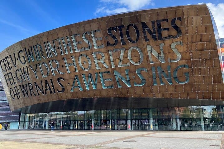 Cardiff Self-Guided City Walking Tour & Scavenger Hunt