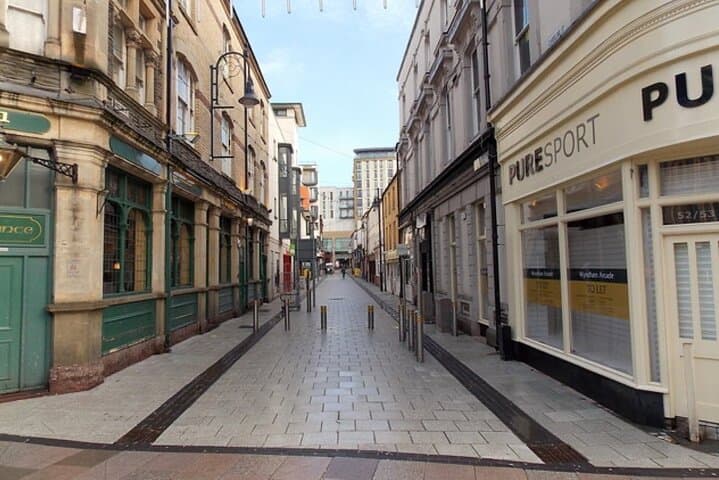 Cardiff Self-Guided City Walking Tour & Scavenger Hunt
