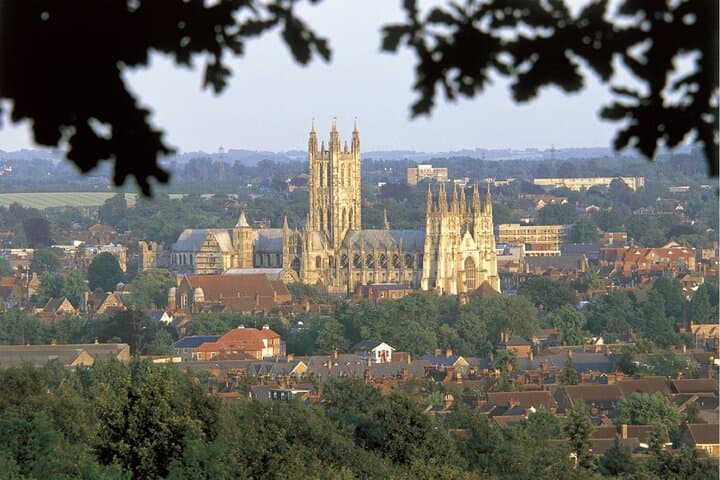 Leeds Castle Canterbury and Dover Private Tour from London