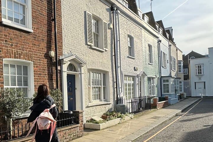 2 Hours History Walking Tour of The Secret Streets in Chelsea