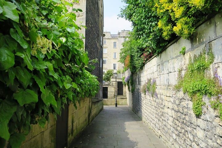 Private Family Walking Tour in Historic Bath
