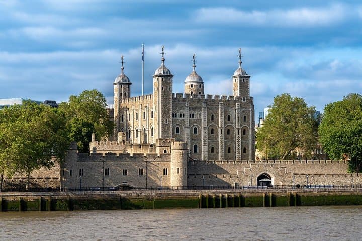 Private Tour of London with Rooftop Garden & Tower of London