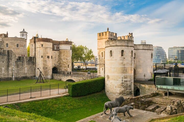 Tower of London Guided Tour, Crown Jewels, Tower Bridge