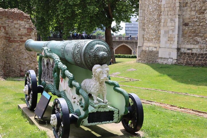 Tower of London Guided Tour, Crown Jewels, Tower Bridge