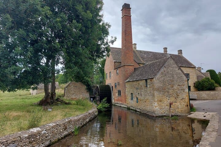 London: Explore the Cotswolds from London with Private Black Cab