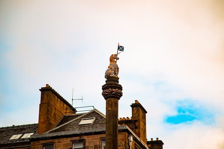 History and Mystery in Edinburgh Old Town Private Tour in French