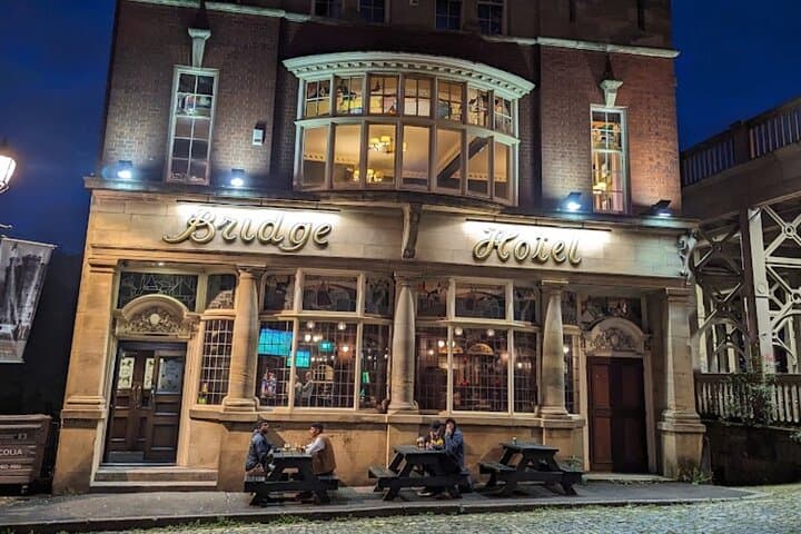 Newcastle Upon Tyne Quayside Pub Tour With Free Drinks!