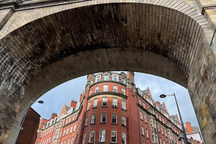 Newcastle Upon Tyne Quayside Pub Tour With Free Drinks!