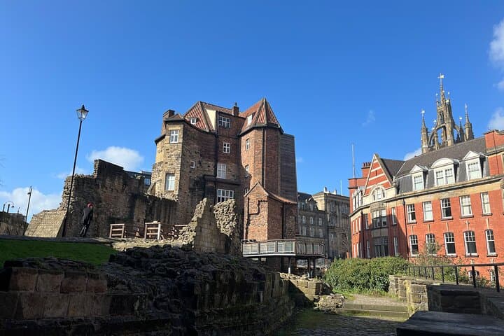 Newcastle Upon Tyne Quayside Pub Tour With Free Drinks!