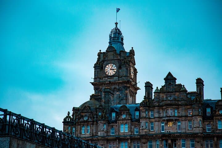 Private Discovery Tour: Edinburgh Strange & Secret History French