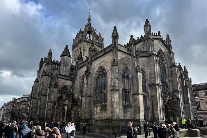 Best of Edinburgh: Small Group Walking Tour (Max 10, 3 Hours)