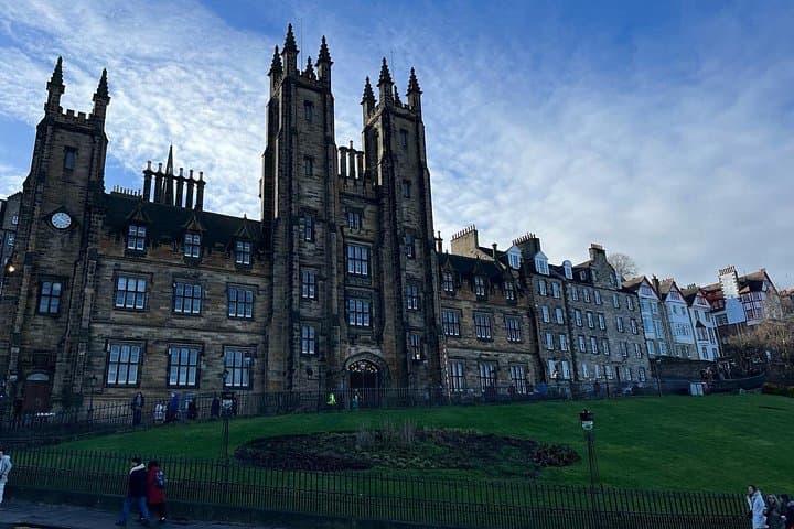 Best of Edinburgh: Small Group Walking Tour (Max 10, 3 Hours)