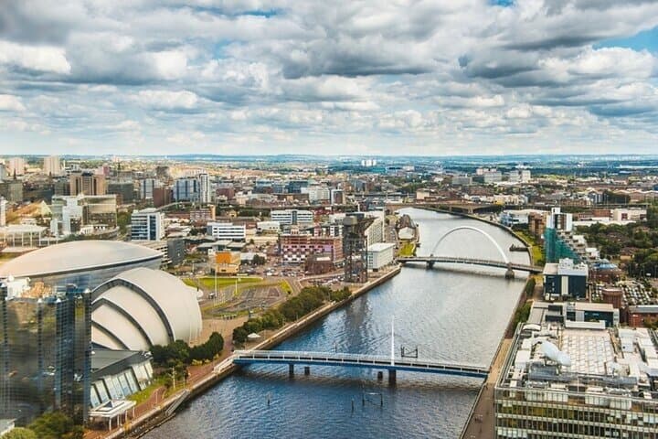 Glasgow Must-See Attractions Walking Tour with A Guide