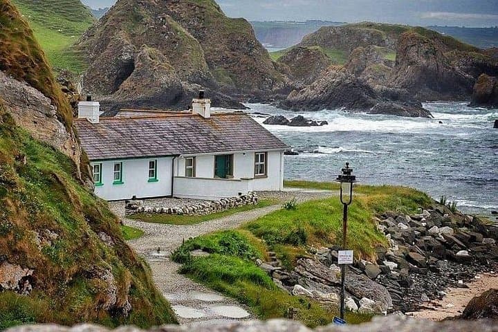 Giant's Causeway Private Tour from Belfast in Luxury Mercedes