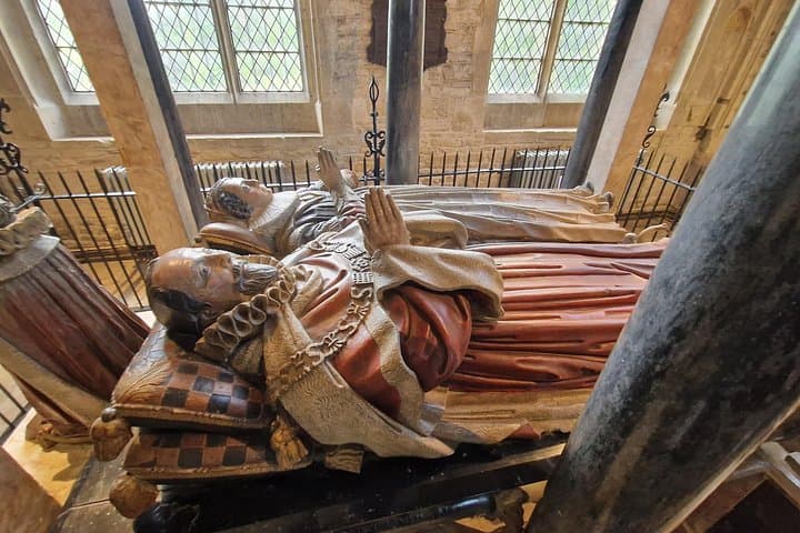 Tanfield memorial, Burford