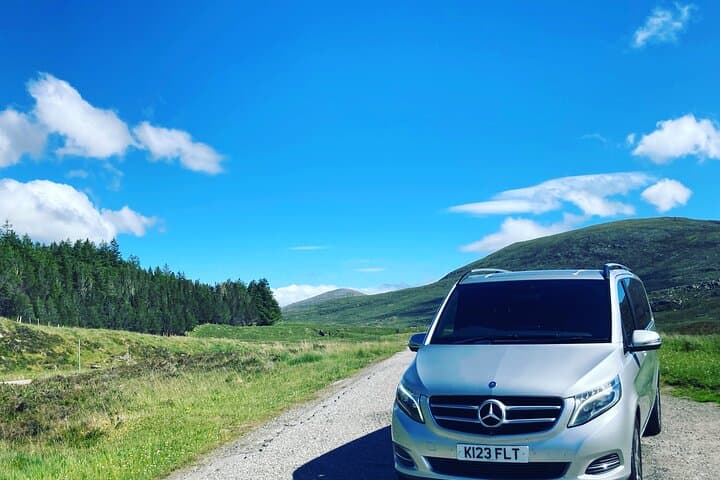 Luxury transfer from Glasgow City to Edinburgh Airport
