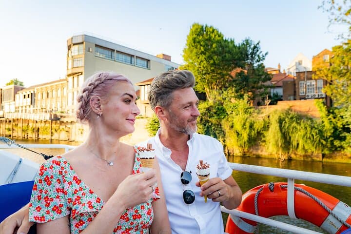 Sail through York's daytime splendour: a sightseer's dream!