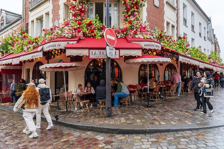 Paris Explorer Rail Tour from London with Paris Sightseeing Bus
