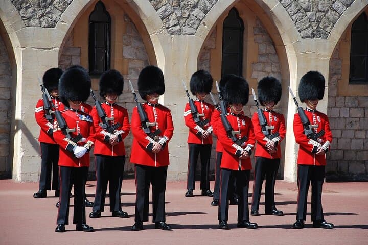12 hour Private Tour to Windsor Castle and Oxford from London