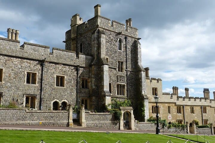 Private Tour to Stonehenge, Salisbury and Windsor from London