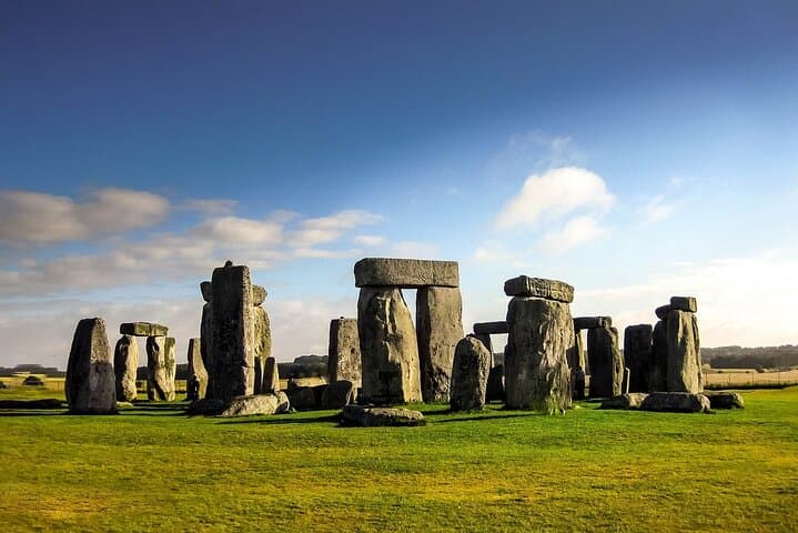 Private Tour to Stonehenge, Salisbury and Windsor from London