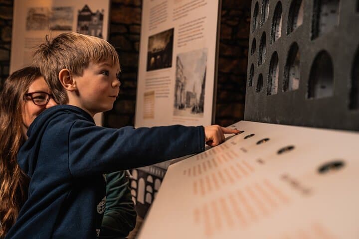Kids Multi-Sensory Underground Vaults Tour in Edinburgh
