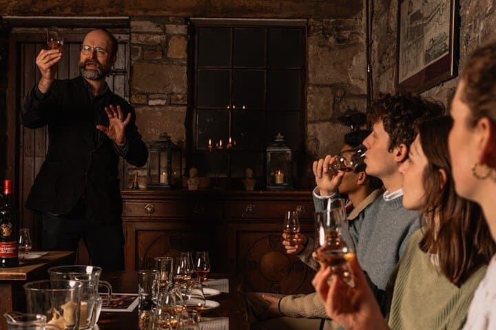 Small Group Edinburgh Whisky Tour and Tasting