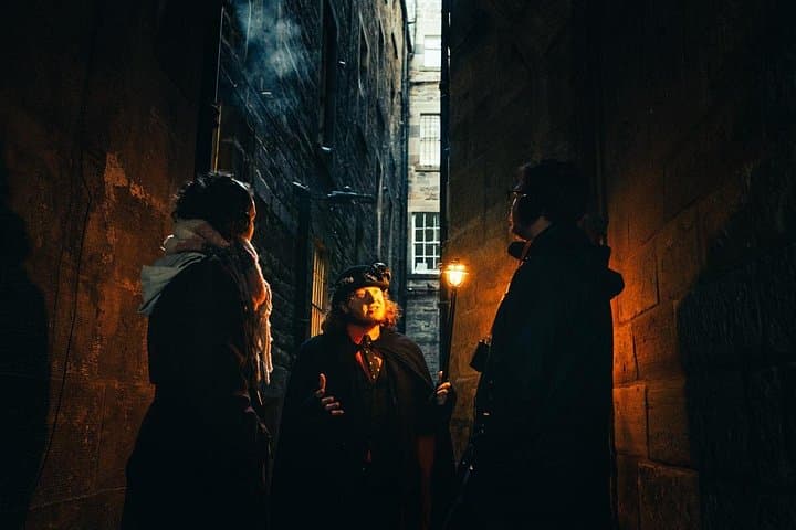 Small Group Edinburgh Underground Vaults & Graveyard Ghost Tour