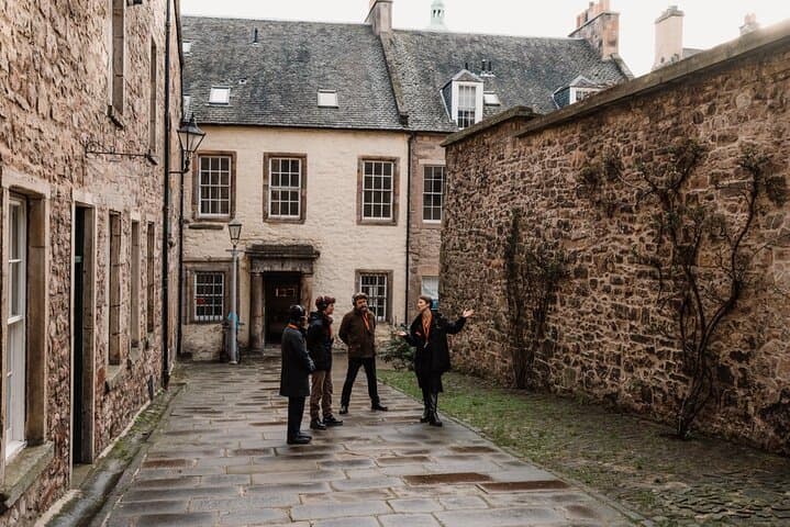 Royal Mile and Edinburgh Castle - Small Group Walking Tour